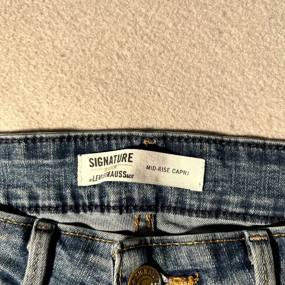 Signature By Levi Strauss & Co. Jeans Women 2 Blue Denim Mid Rise Capri Straight